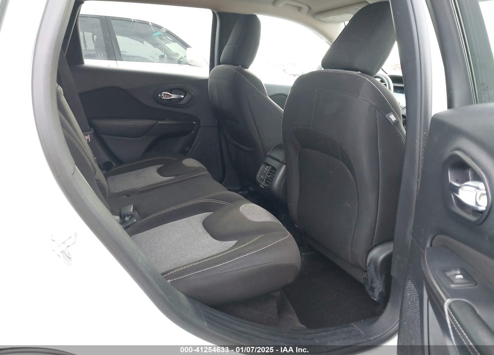 2017 JEEP CHEROKEE VIN: 1C4PJLAS0HW527476