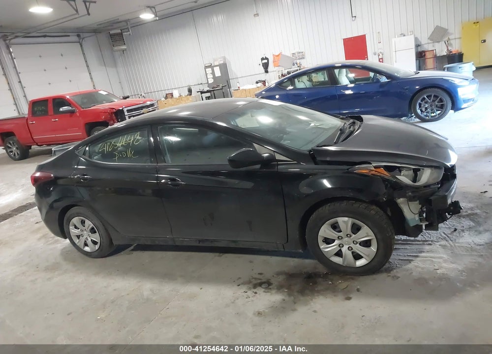 2016 HYUNDAI ELANTRA VIN: 5NPDH4AE5GH785964