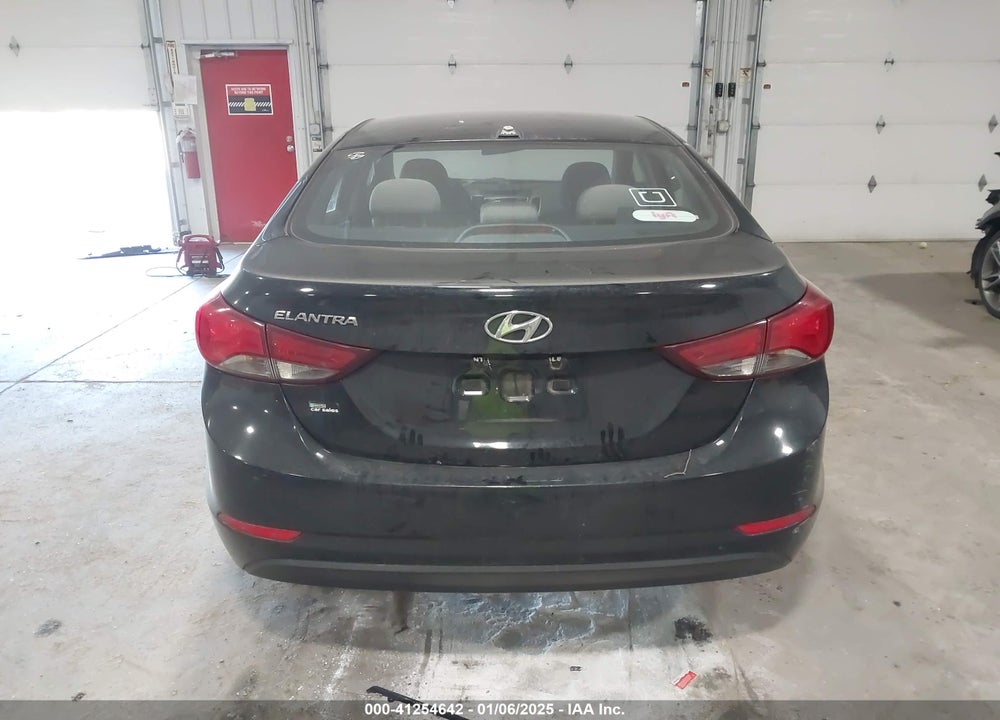 2016 HYUNDAI ELANTRA VIN: 5NPDH4AE5GH785964