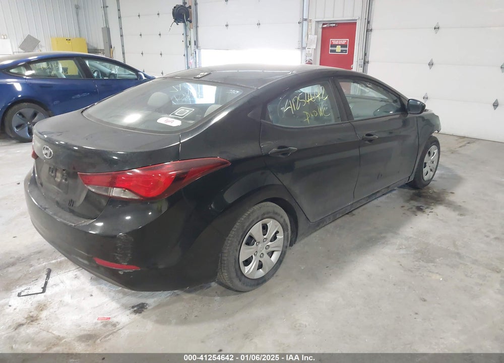 2016 HYUNDAI ELANTRA VIN: 5NPDH4AE5GH785964