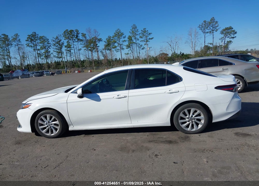 2021 TOYOTA CAMRY VIN: 4T1C11AK4MU590617