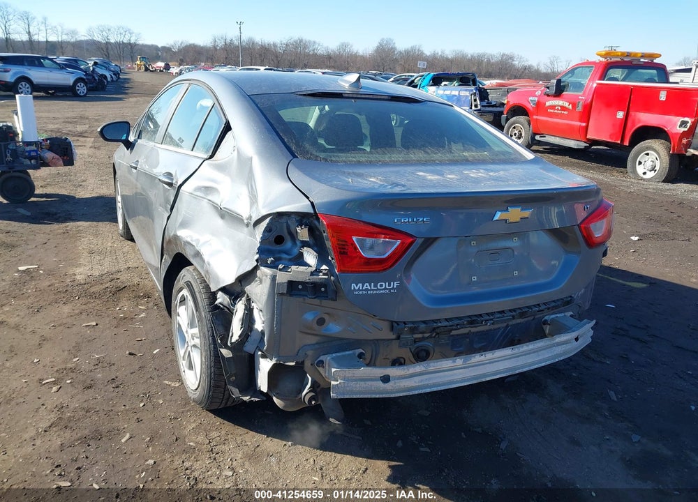 2018 CHEVROLET CRUZE VIN: 1G1BE5SM6J7117705