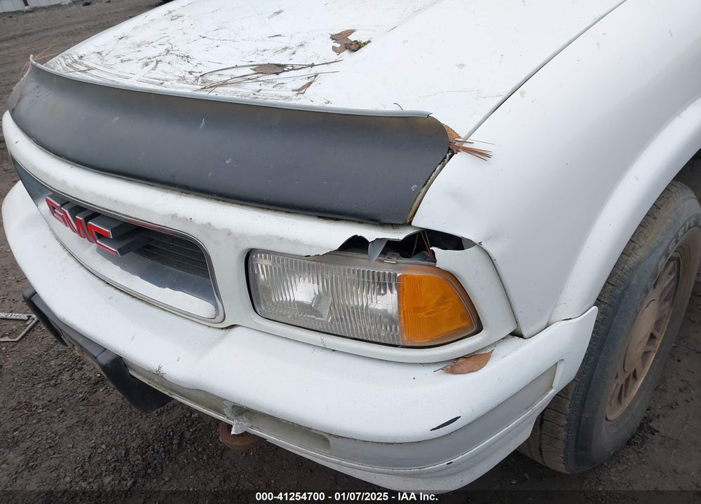 1996 GMC JIMMY VIN: 1GKDT13W4T2533674
