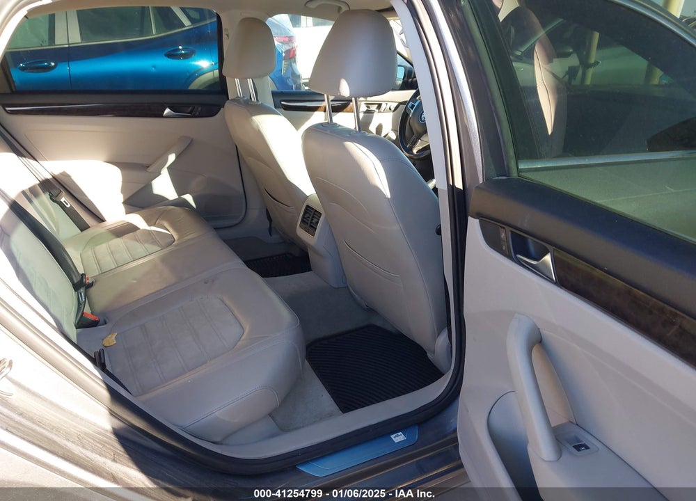 2015 VOLKSWAGEN PASSAT VIN: 1VWCV7A34FC034494