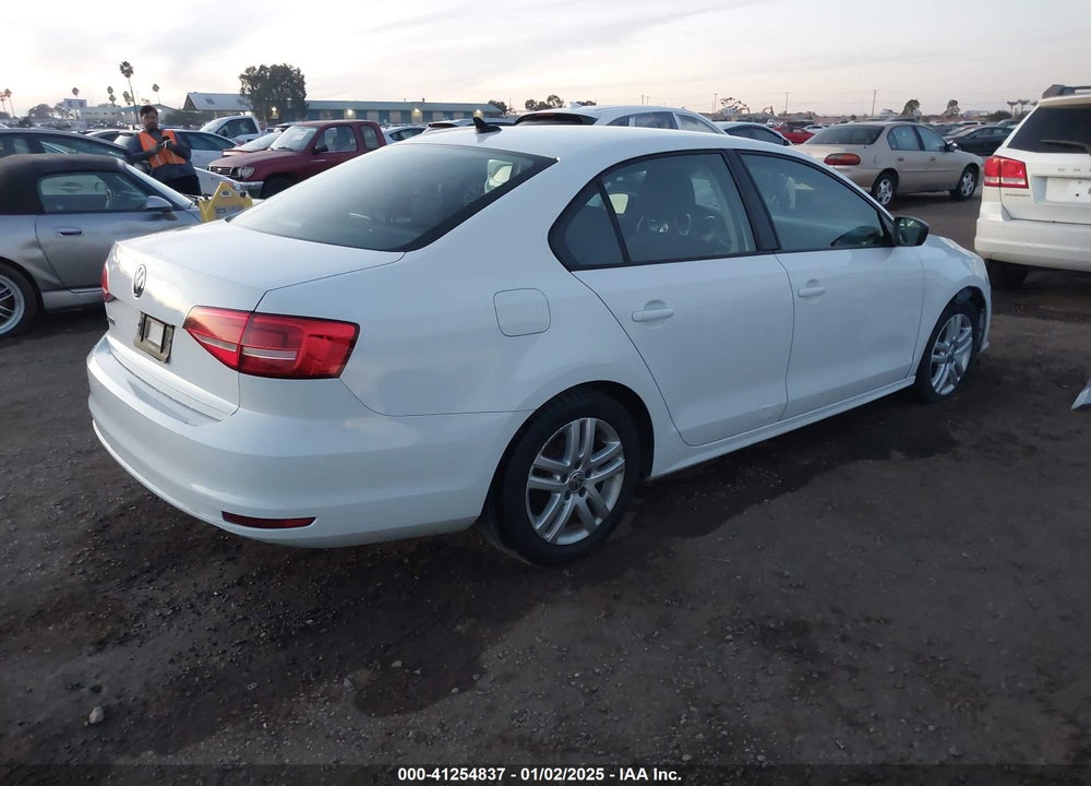 2015 VOLKSWAGEN JETTA 2.0L S VIN: 3VW2K7AJ5FM353890