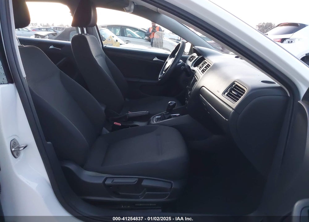 2015 VOLKSWAGEN JETTA 2.0L S VIN: 3VW2K7AJ5FM353890