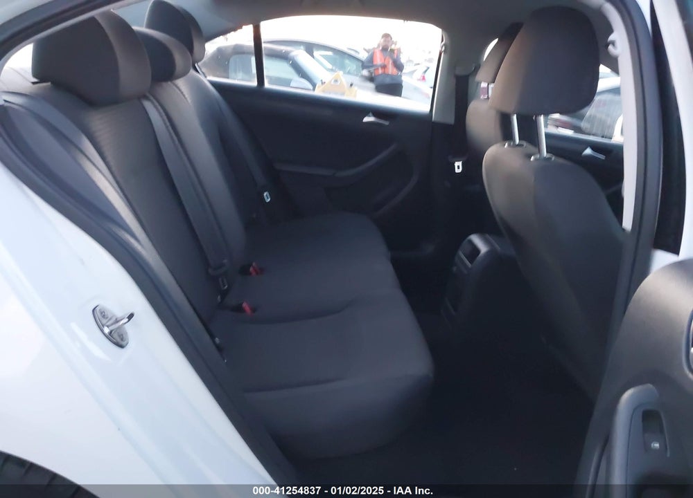 2015 VOLKSWAGEN JETTA 2.0L S VIN: 3VW2K7AJ5FM353890