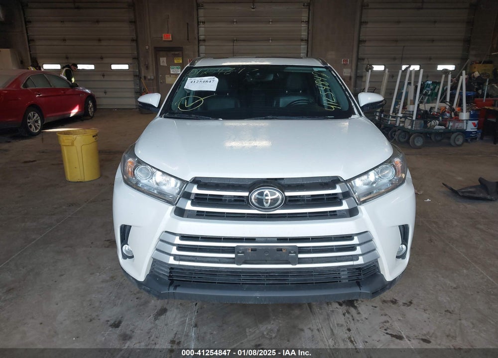 2017 TOYOTA HIGHLANDER XLE VIN: 5TDJZRFH3HS368760