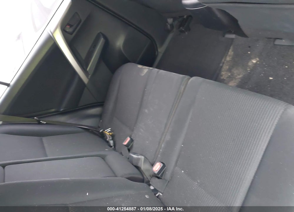 2018 TOYOTA RAV4 LE VIN: JTMZFREV1JJ736908