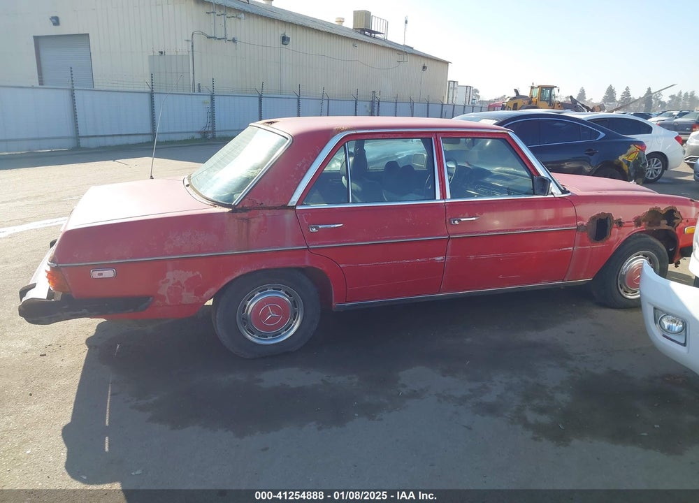 1976 MERCEDES-BENZ W123 VIN: 11511712124559