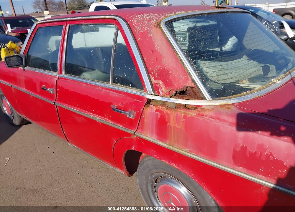 1976 MERCEDES-BENZ W123 VIN: 11511712124559