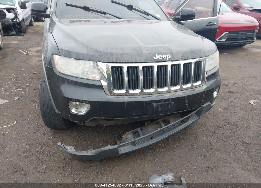 2011 JEEP GRAND CHEROKEE VIN: 1J4RR4GG8BC589673