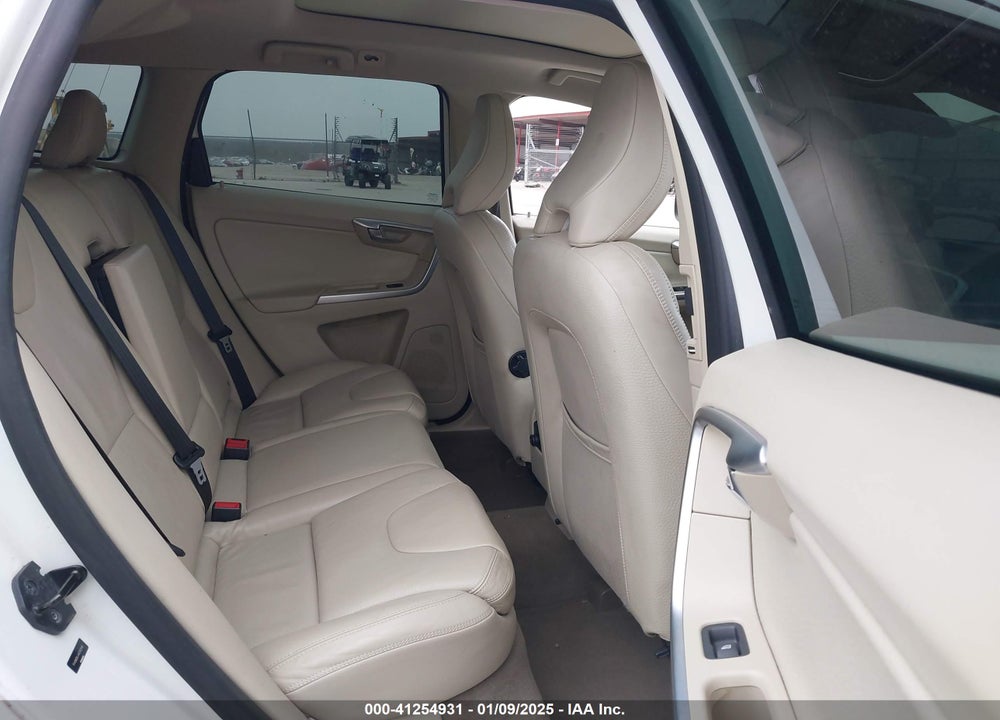 2010 VOLVO XC60 3.2 VIN: YV4982DL4A2102548