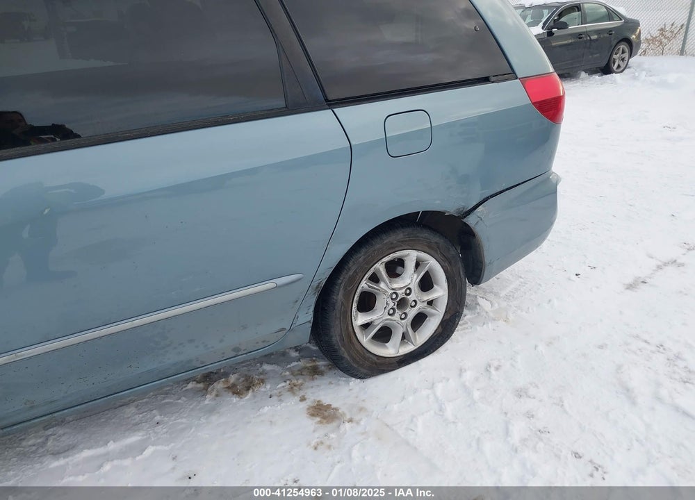 2004 TOYOTA SIENNA XLE LIMITED VIN: 5TDBA22C04S028506