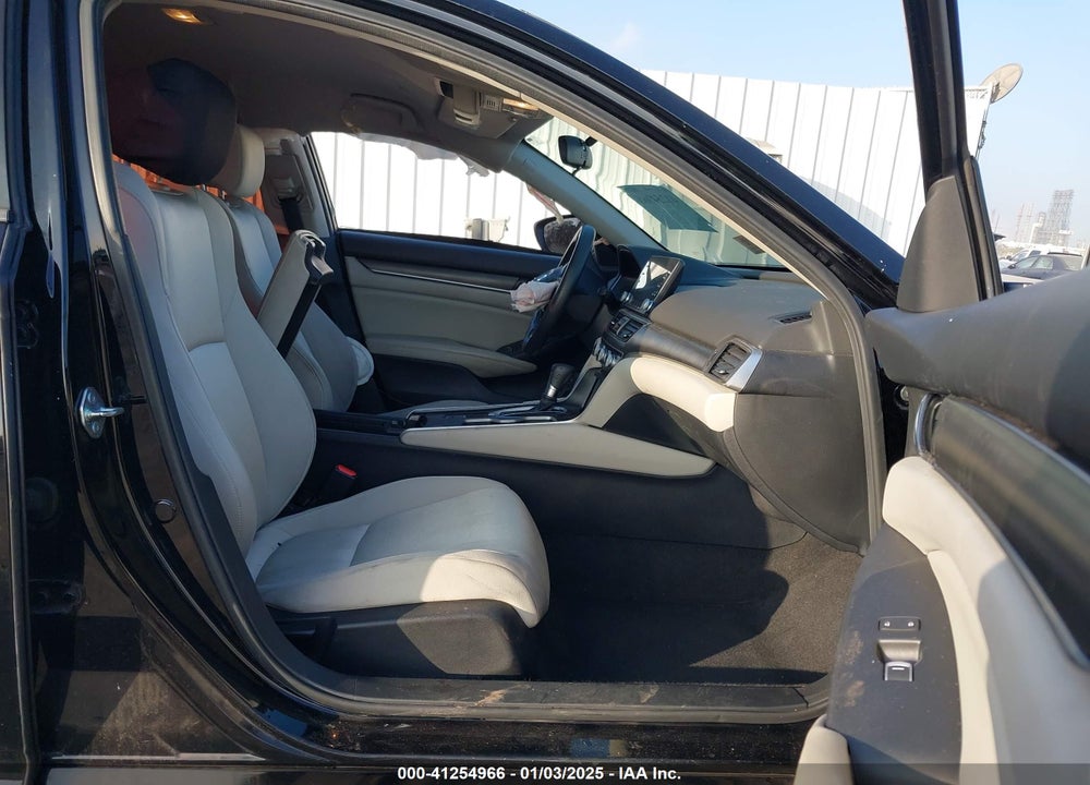 2018 HONDA ACCORD VIN: 1HGCV1F11JA014152