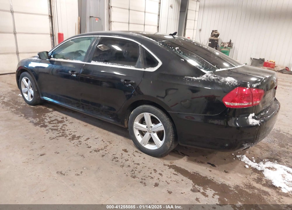 2013 VOLKSWAGEN PASSAT 2.0L TDI SE VIN: 1VWBN7A38DC111182
