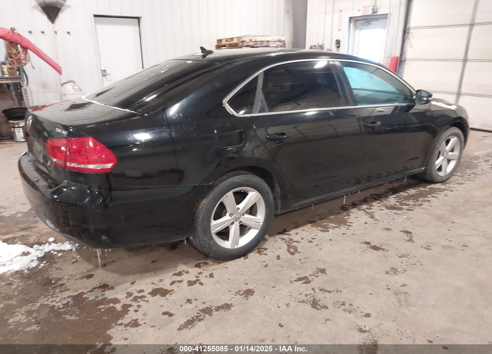 2013 VOLKSWAGEN PASSAT 2.0L TDI SE VIN: 1VWBN7A38DC111182