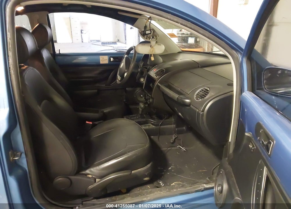 2010 VOLKSWAGEN NEW BEETLE 2.5L FINAL EDITION VIN: 3VWPW3AG4AM003893