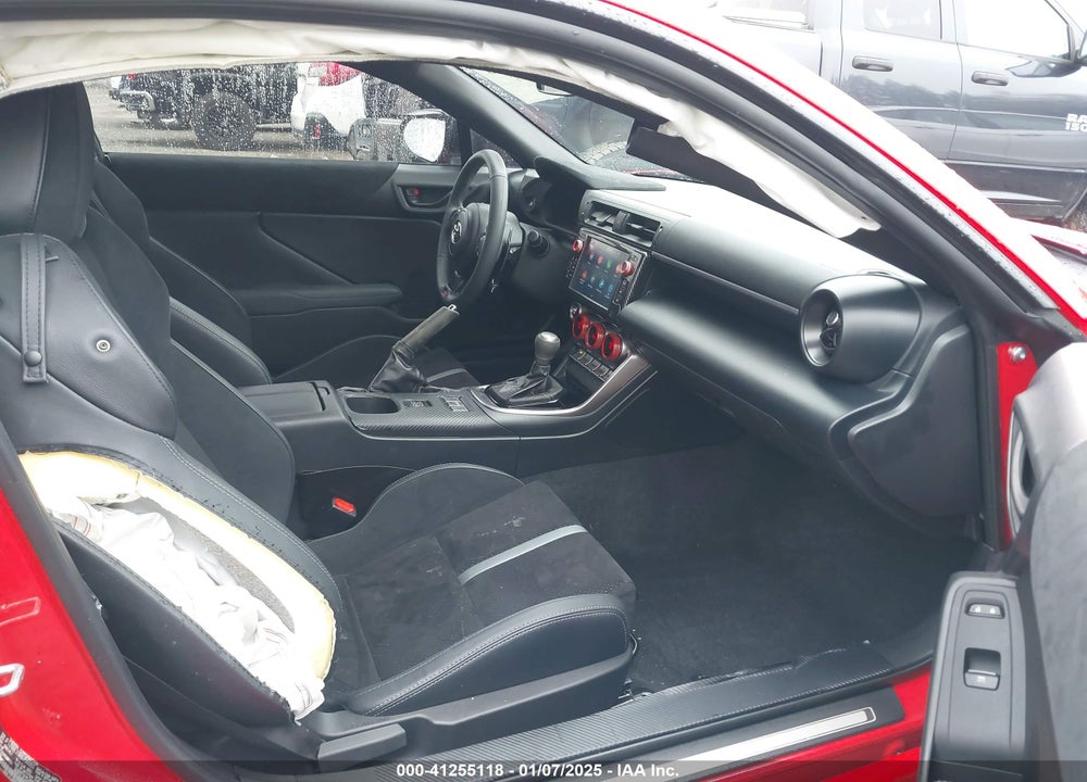 2024 TOYOTA GR86 PREMIUM VIN: JF1ZNBE19R8756551