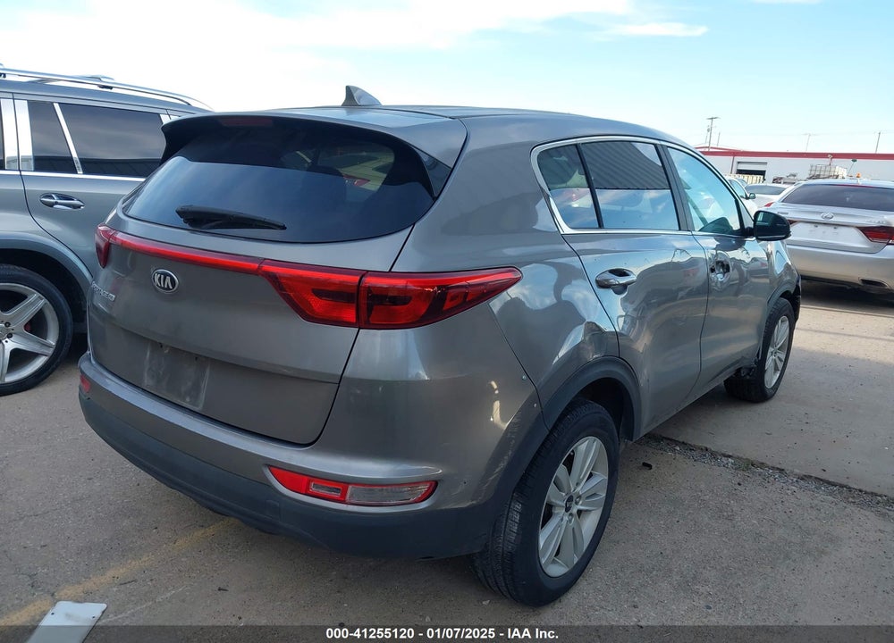 2018 KIA SPORTAGE LX VIN: KNDPM3AC4J7338510