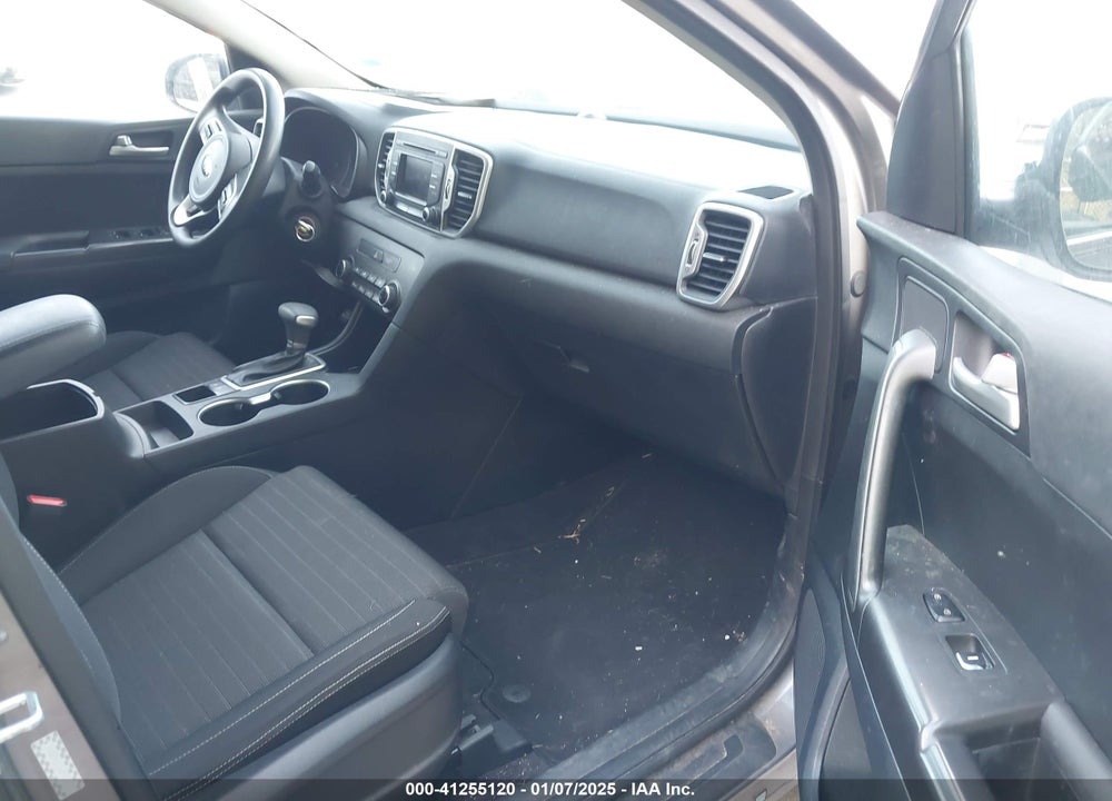2018 KIA SPORTAGE LX VIN: KNDPM3AC4J7338510