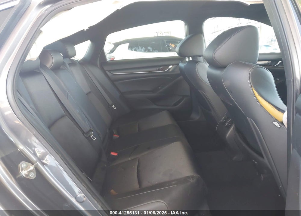 2019 HONDA ACCORD VIN: 1HGCV2F33KA002366