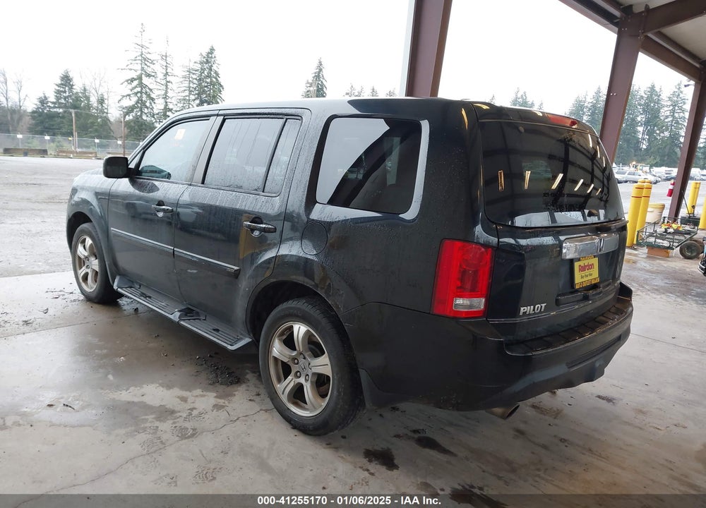 2015 HONDA PILOT VIN: 5FNYF4H57FB021706