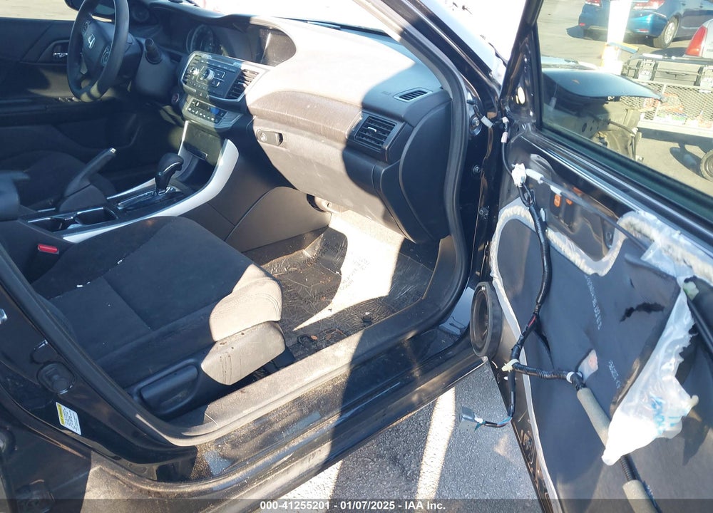 2013 HONDA ACCORD VIN: 1HGCR2F7XDA083070