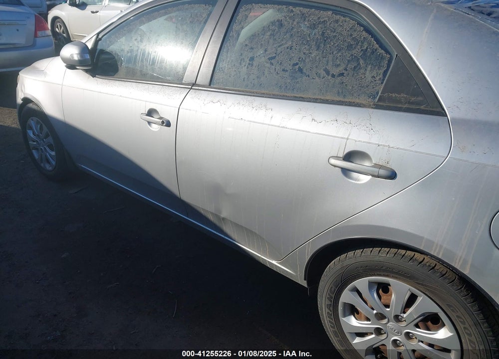 2010 KIA FORTE VIN: KNAFU4A25A5048469