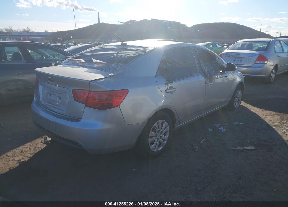 2010 KIA FORTE VIN: KNAFU4A25A5048469