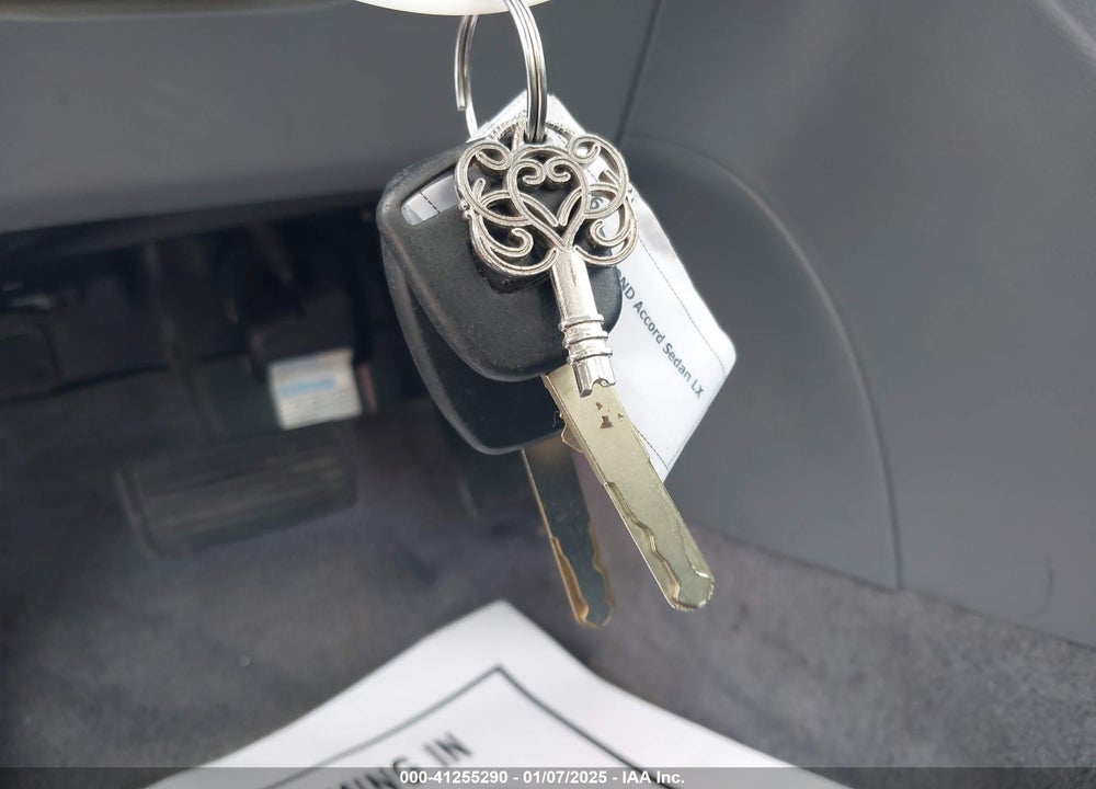 2004 HONDA ACCORD 2.4 LX VIN: JHMCM56384C021312