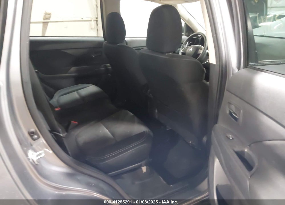 2019 MITSUBISHI OUTLANDER ES VIN: JA4AD2A36KZ018122