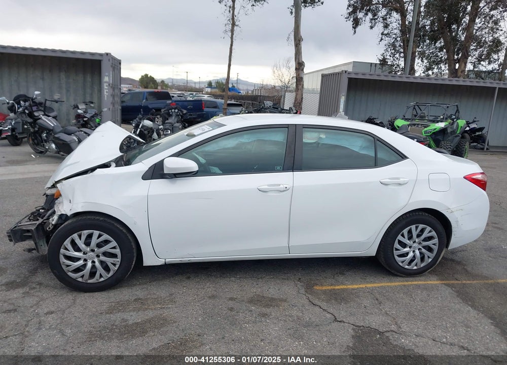 2018 TOYOTA COROLLA LE VIN: 5YFBURHE2JP836126