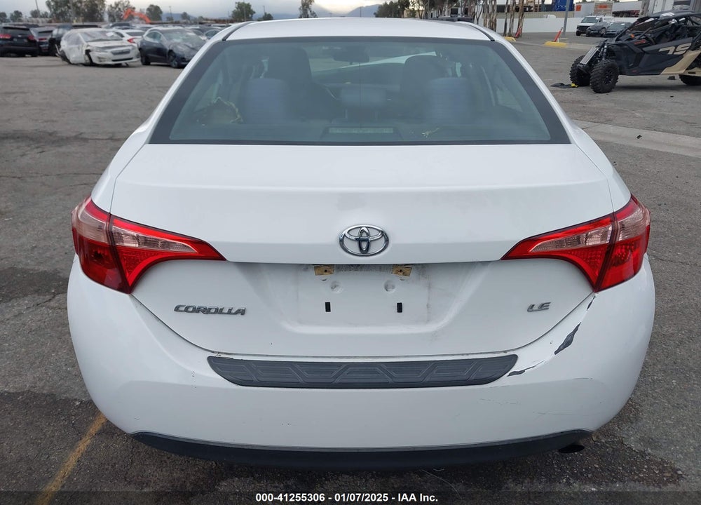 2018 TOYOTA COROLLA LE VIN: 5YFBURHE2JP836126