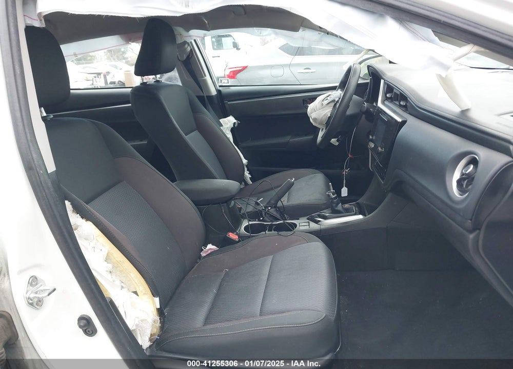 2018 TOYOTA COROLLA LE VIN: 5YFBURHE2JP836126
