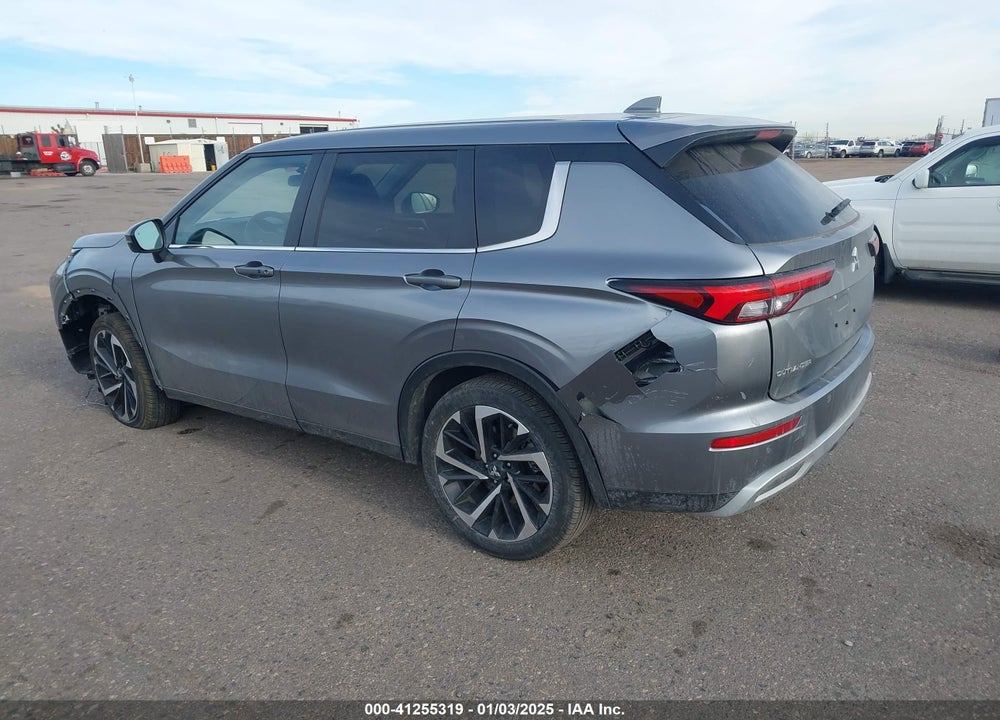 2024 MITSUBISHI OUTLANDER SE 2.5 2WD/SE BLACK EDITION S-AWC/SE BLACK EDITION W/PANO ROOF S-AWC VIN: JA4J3VA84RZ041828