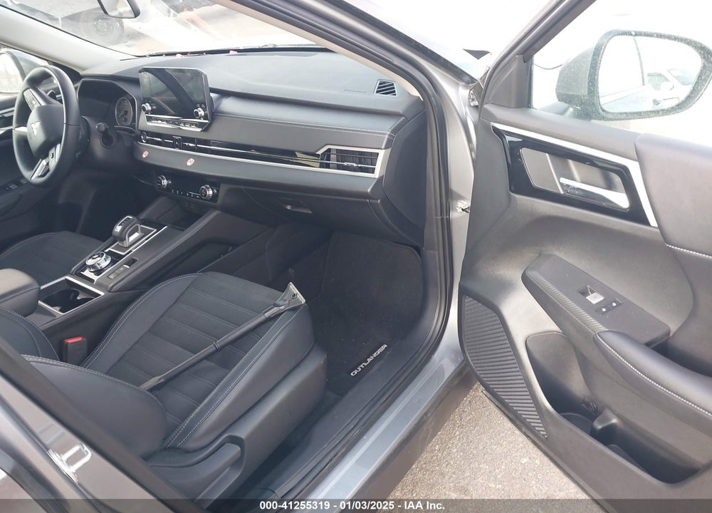 2024 MITSUBISHI OUTLANDER SE 2.5 2WD/SE BLACK EDITION S-AWC/SE BLACK EDITION W/PANO ROOF S-AWC VIN: JA4J3VA84RZ041828