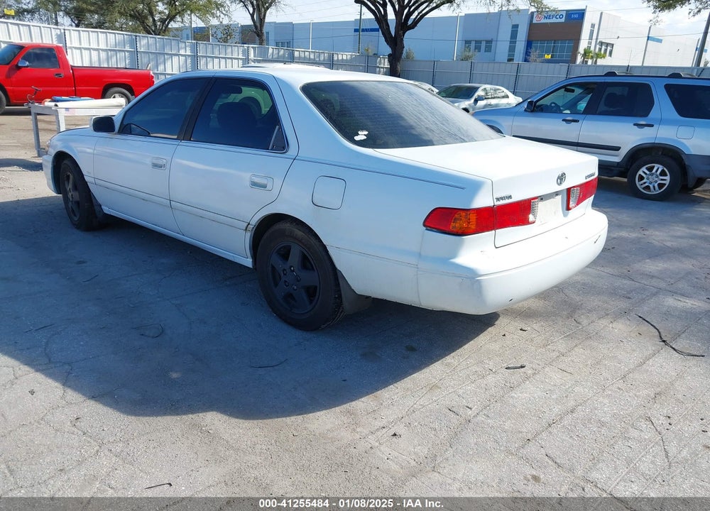 2001 TOYOTA CAMRY LE VIN: JT2BG22K610559044