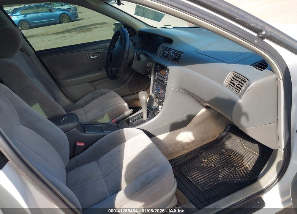 2001 TOYOTA CAMRY LE VIN: JT2BG22K610559044