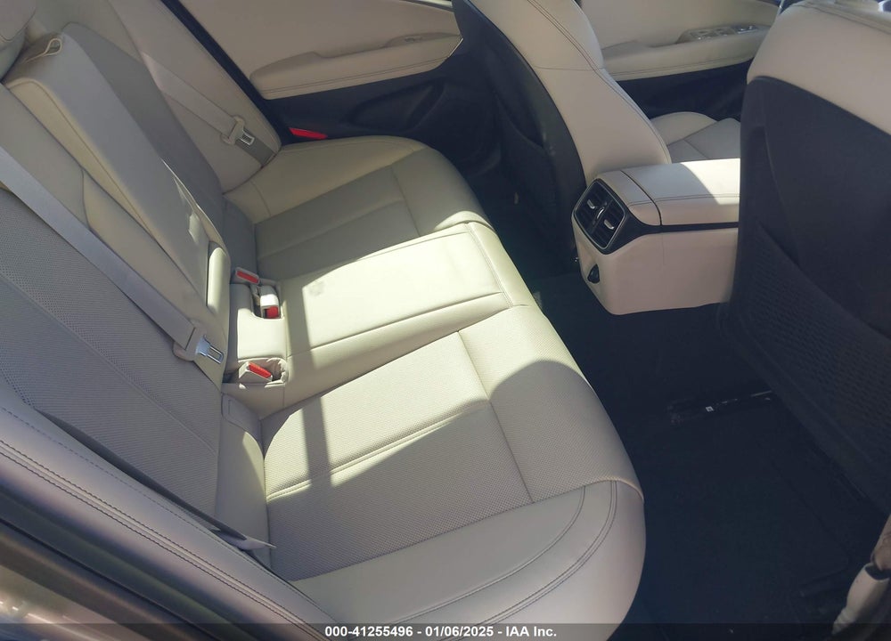 2020 GENESIS G70 VIN: KMTG64LA2LU051300
