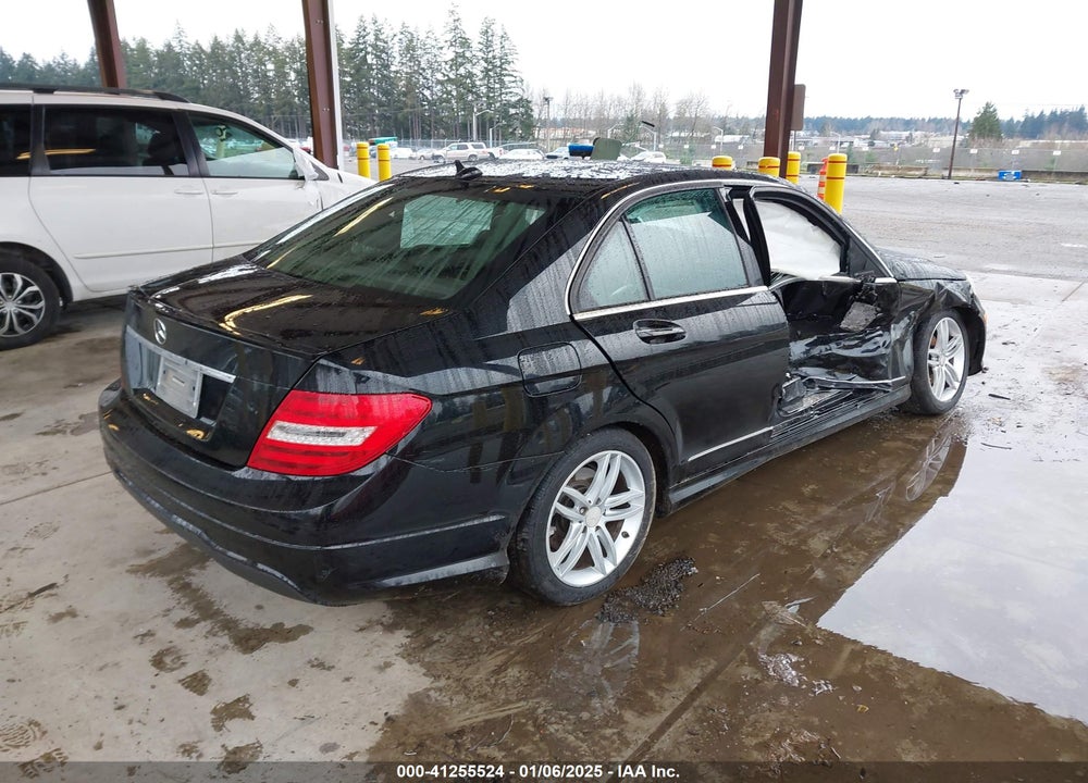 2013 MERCEDES-BENZ C 250 VIN: WDDGF4HB1DA752404