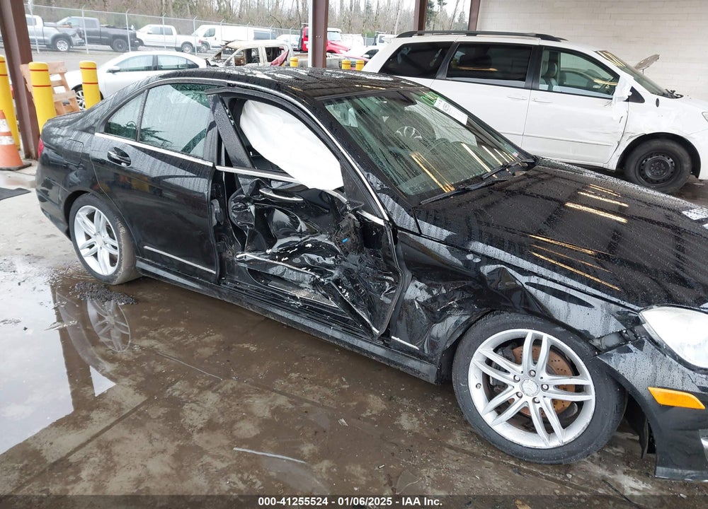 2013 MERCEDES-BENZ C 250 VIN: WDDGF4HB1DA752404