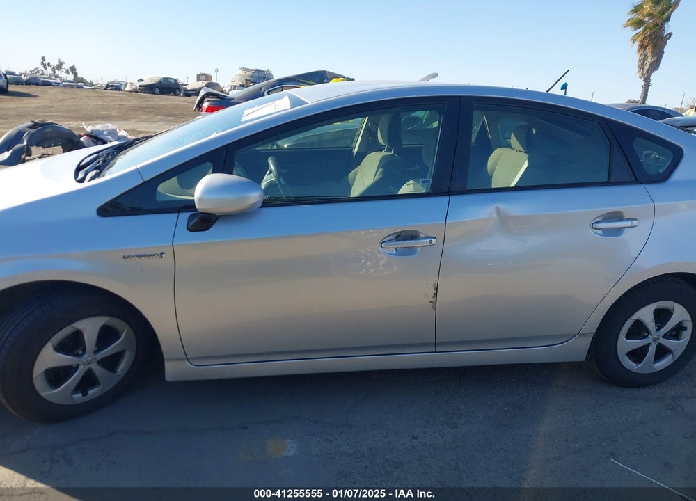 2015 TOYOTA PRIUS TWO VIN: JTDKN3DUXF0482543