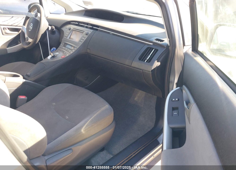 2015 TOYOTA PRIUS TWO VIN: JTDKN3DUXF0482543