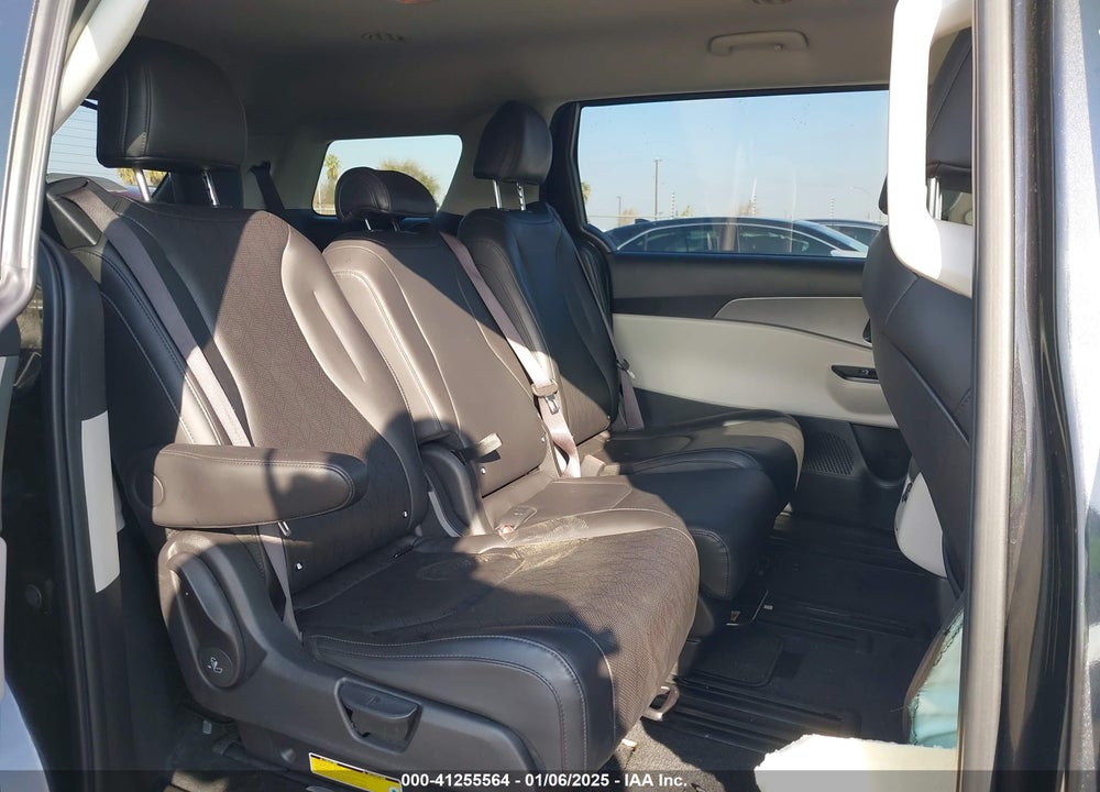 2023 KIA CARNIVAL MPV LX SEAT PACKAGE VIN: KNDNB4H39P6289960