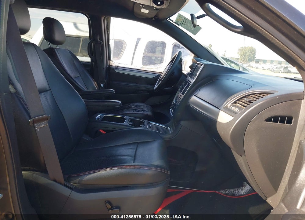 2016 DODGE GRAND CARAVAN R/T VIN: 2C4RDGEG1GR329333