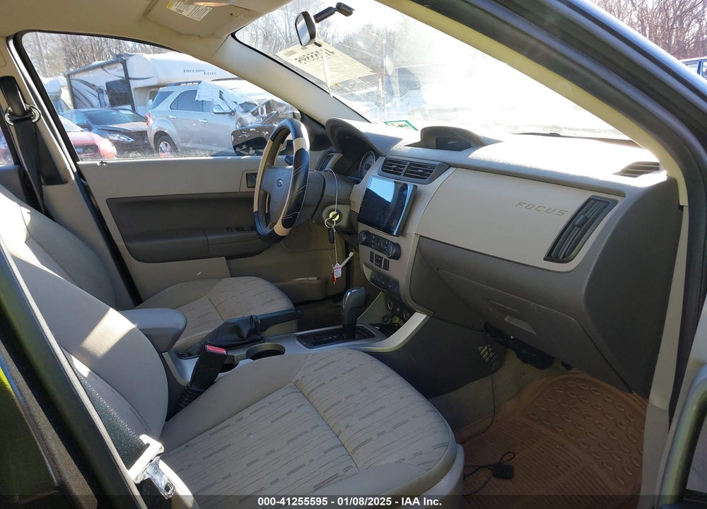 2010 FORD FOCUS SE VIN: 1FAHP3FNXAW147529