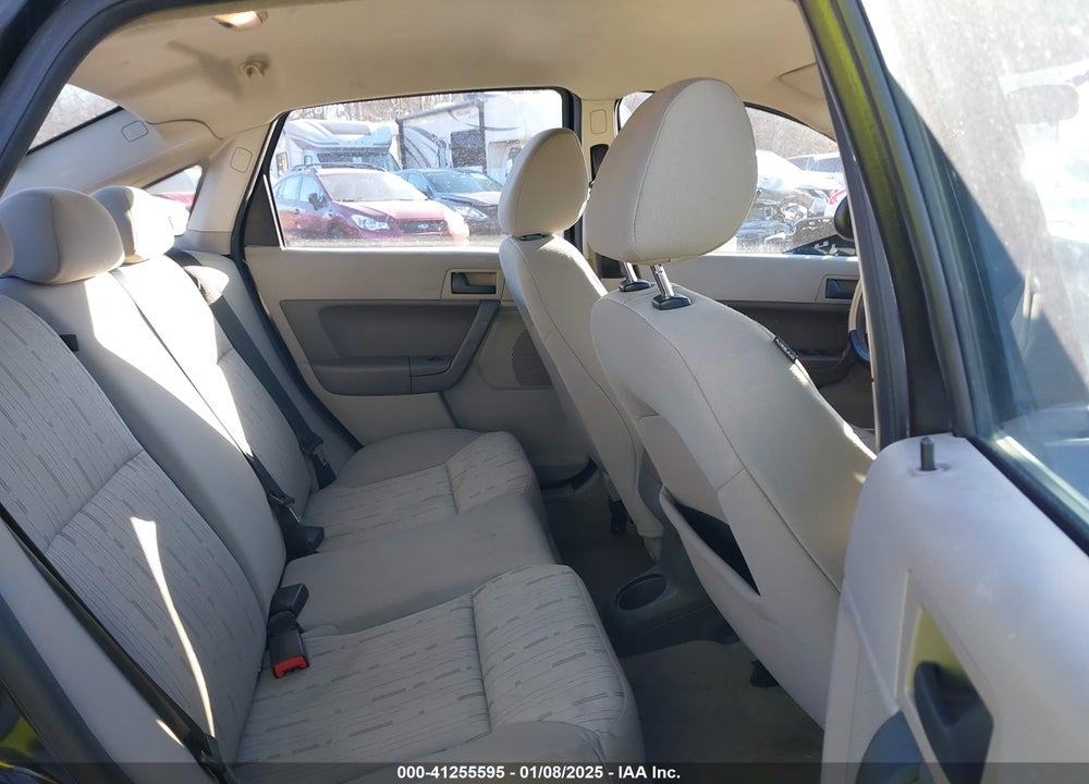2010 FORD FOCUS SE VIN: 1FAHP3FNXAW147529