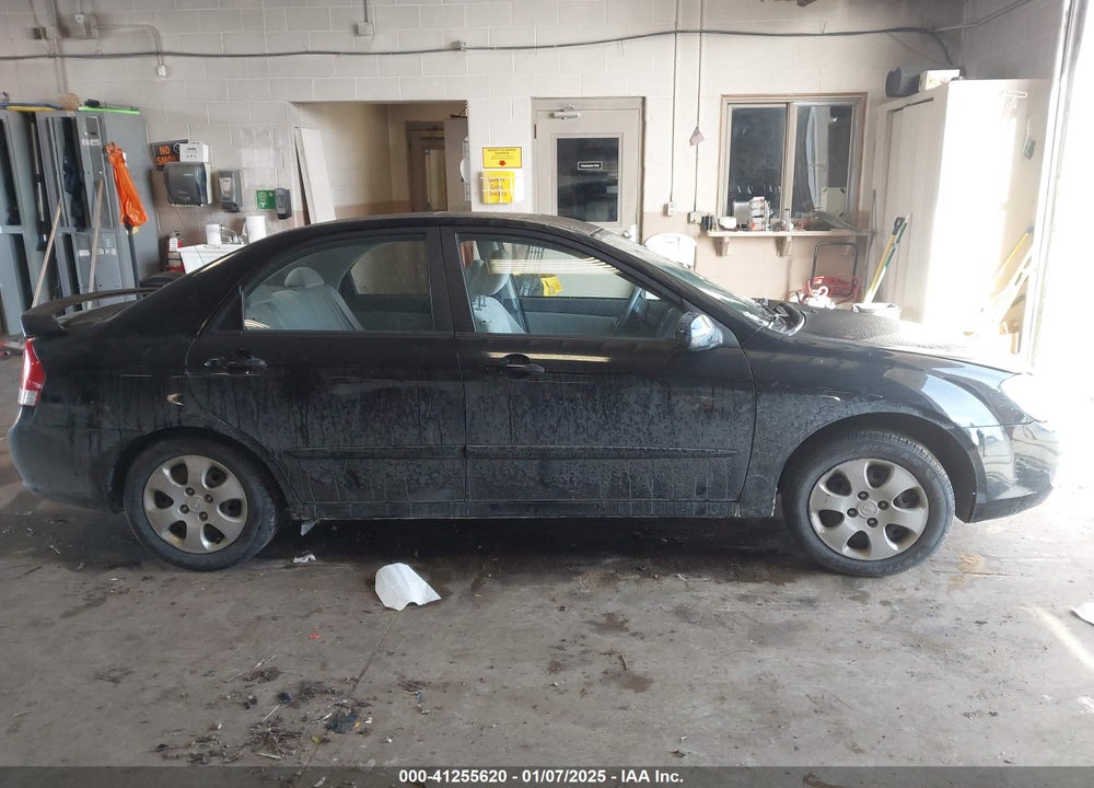 2009 KIA SPECTRA VIN: KNAFE221395659202