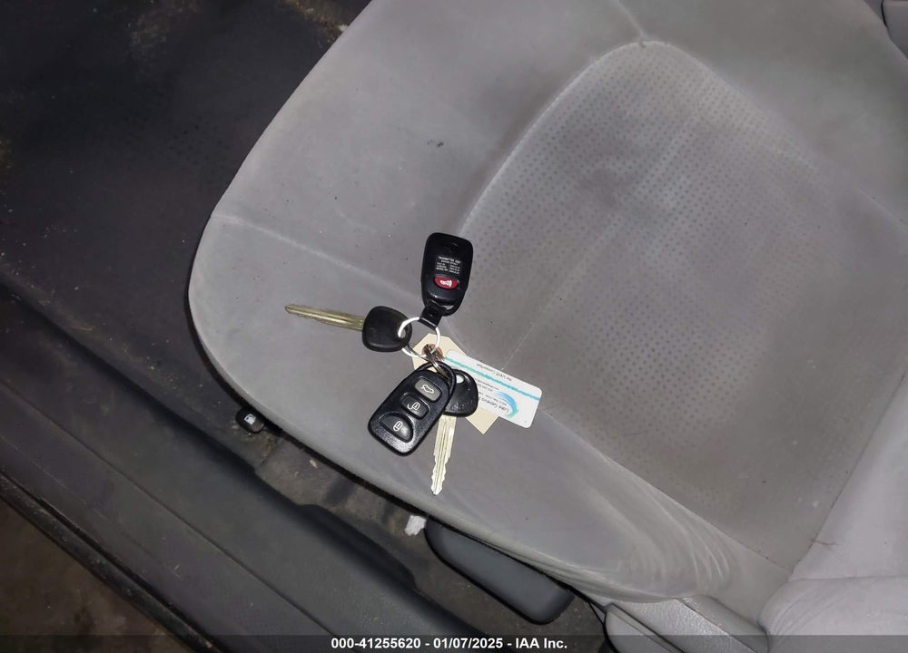 2009 KIA SPECTRA VIN: KNAFE221395659202
